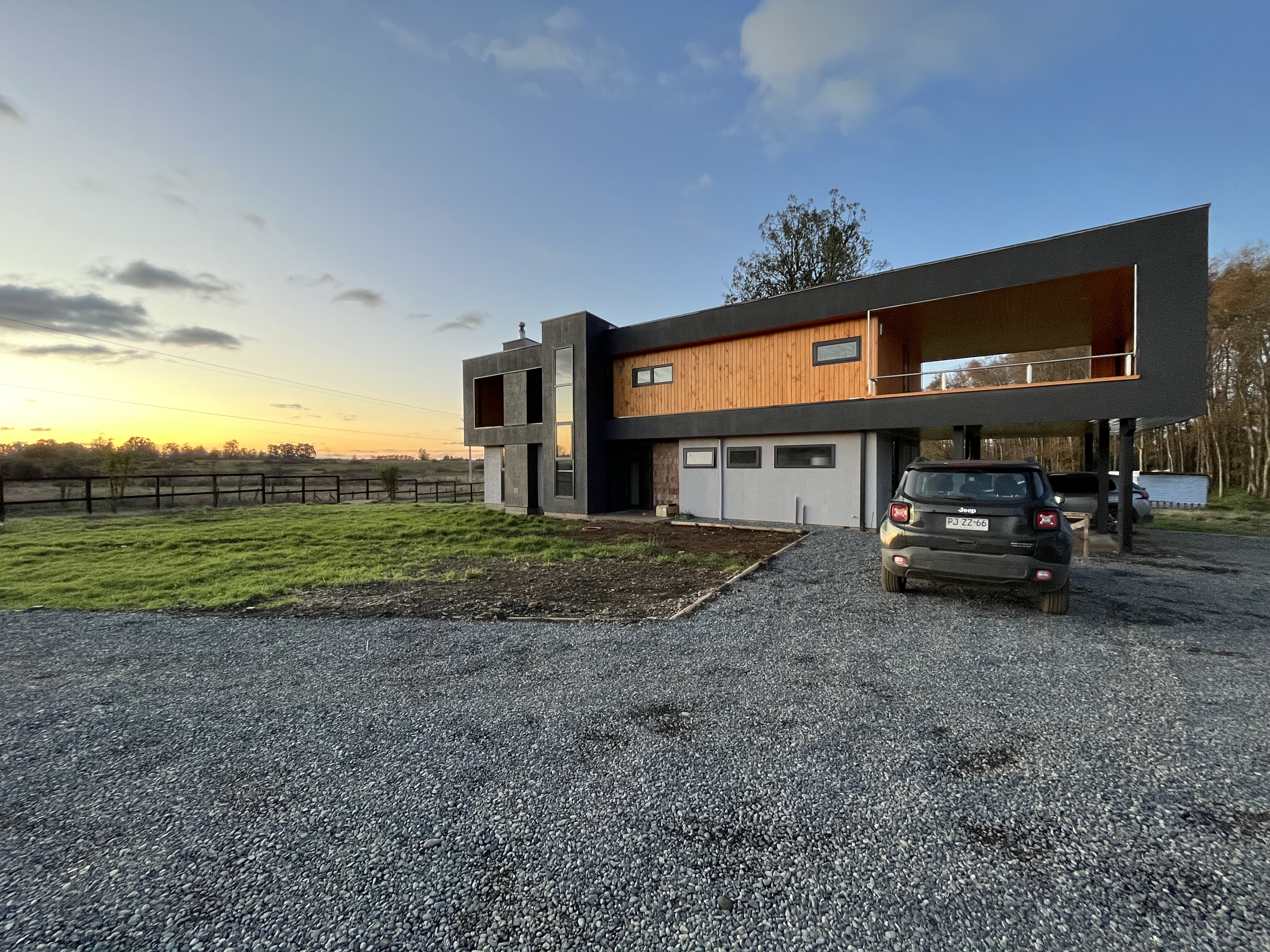 Casa Obando Marchant al atardecer